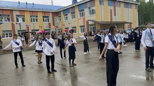 Выпускникам Лаишевского района пожелали не бояться испытаний взрослой жизни
