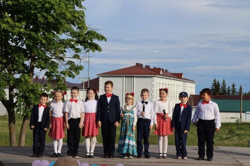 Лаишевцы встретили лето концертом ко Дню защиты детей