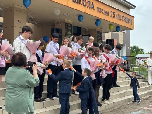 Выпускникам Лаишевского района пожелали доброго пути во взрослой жизни