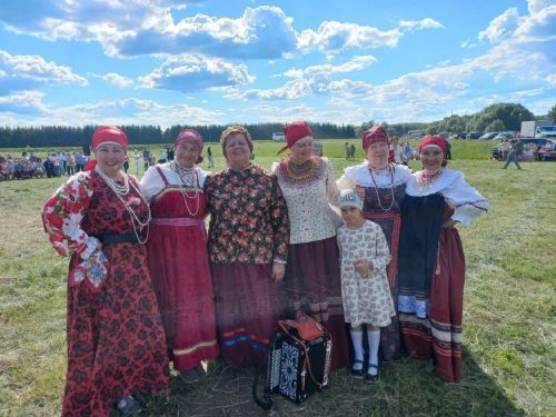 Гармонистка из Лаишевского района выступила на русском народном празднике «Петровское заговенье»