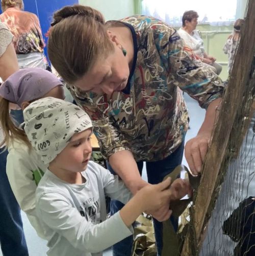 Нәни бармаклар — зур хезмәт: безнең «чияләр» маскировка челтәрләре үрергә өйрәнгән