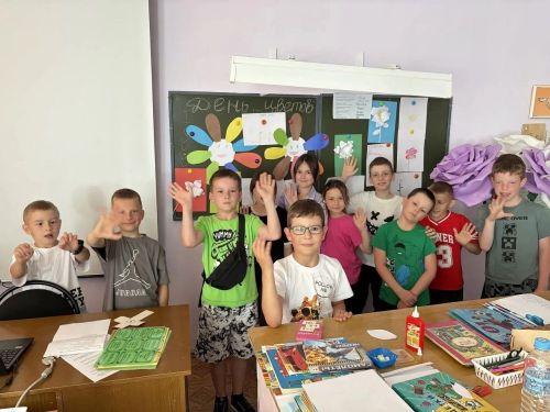 Дети Лаишевского района в каникулы изучают цветы и океаны