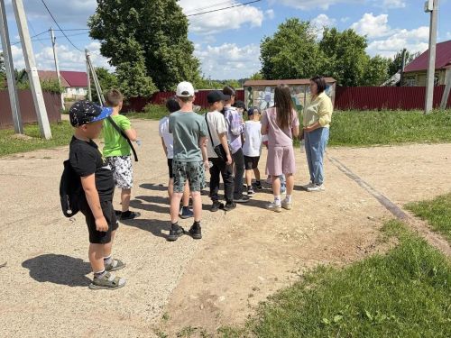 Дети Лаишевского района в каникулы изучают цветы и океаны