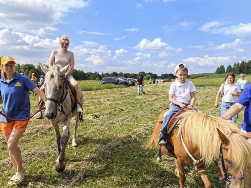Татар Янтыгы гөрләде: Сабантуй кунакларны зур авыл түгәрәгенә берләштерде