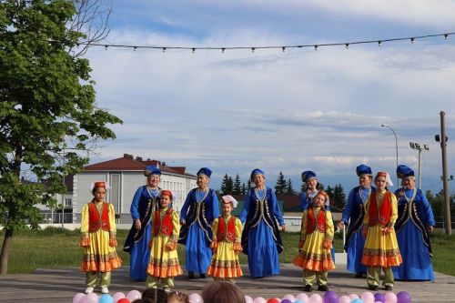 Лаешлылар җәйне Балаларны яклау көненә багышланган концерт белән каршы алды