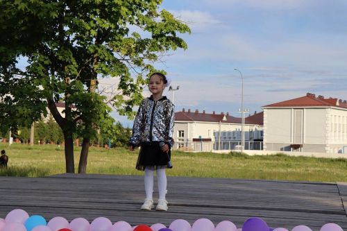 Лаешлылар җәйне Балаларны яклау көненә багышланган концерт белән каршы алды