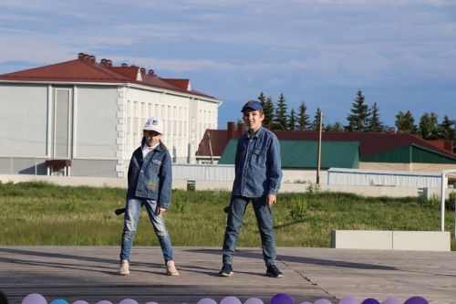 Лаешлылар җәйне Балаларны яклау көненә багышланган концерт белән каршы алды