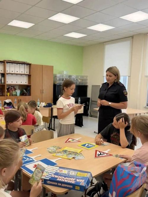 Светофорлар һәм билгеләр — уйныйбыз, өйрәнәбез, саклыйбыз