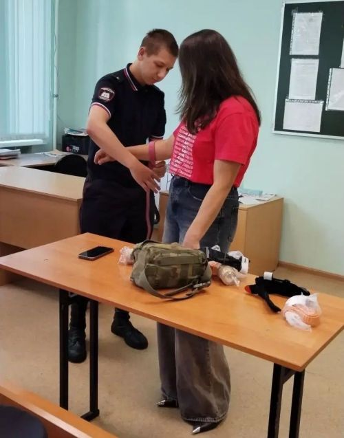 Для лаишевских студентов провели мастер-класс по оказанию первой медицинской помощи