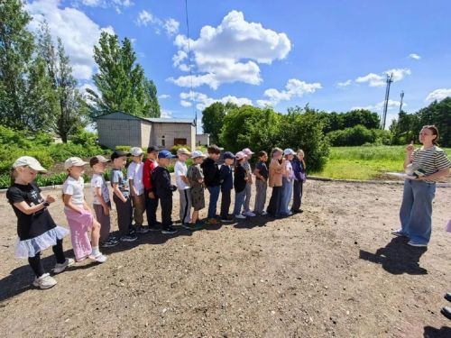 Бию марафоны һәм «Балачак төсләре»: Лаеш районы мәктәп яны лагерьләренең көндәлек тормышы ничек үтә