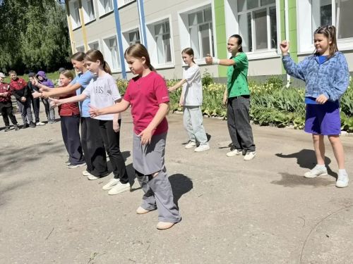 Пришкольный лагерь Песчано-Ковалинской школы: незабываемый первый праздник лета