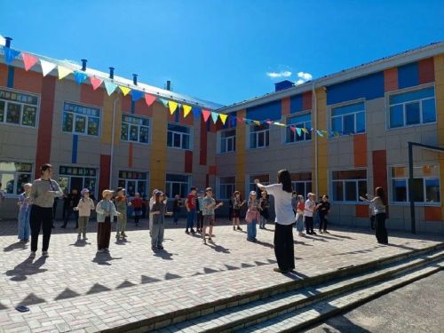 Бию марафоны һәм «Балачак төсләре»: Лаеш районы мәктәп яны лагерьләренең көндәлек тормышы ничек үтә