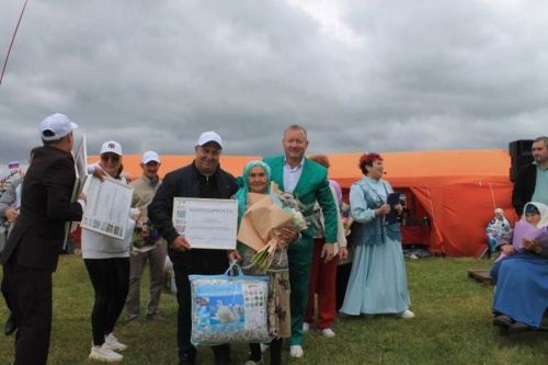 Авыл көне: Сиңгел авылында чын күңелдән биеделәр һәм күңел ачтылар