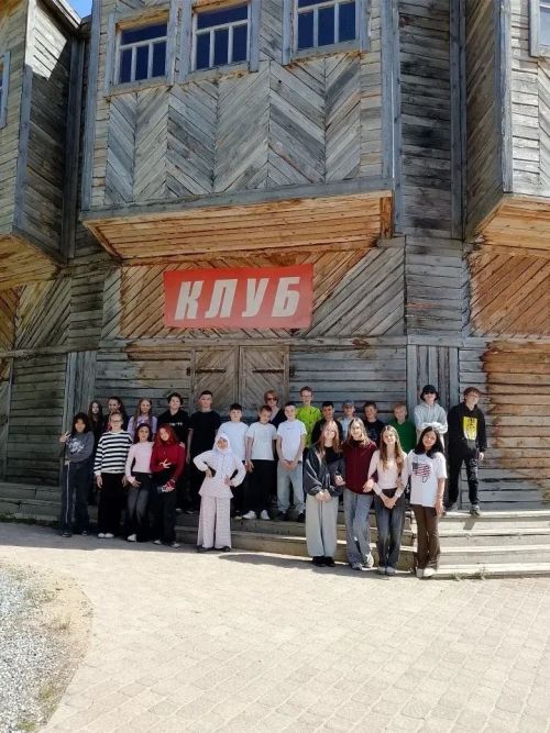 Казанские школьники встретили каникулы экскурсией в Лаишево