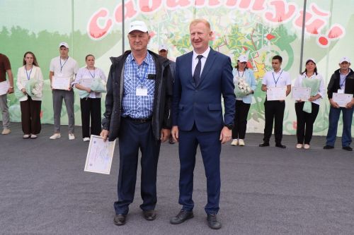 Глава Лаишевского района вручил награды лучшим работникам сельского хозяйства