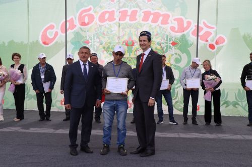 Глава Лаишевского района вручил награды лучшим работникам сельского хозяйства