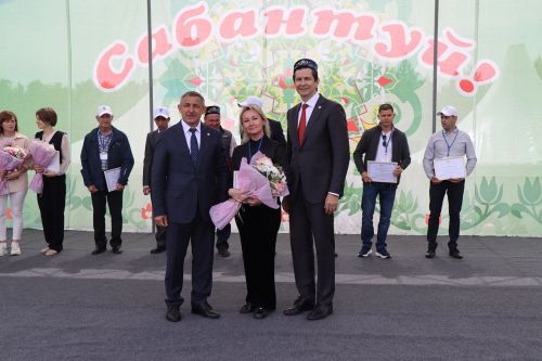 Глава Лаишевского района вручил награды лучшим работникам сельского хозяйства