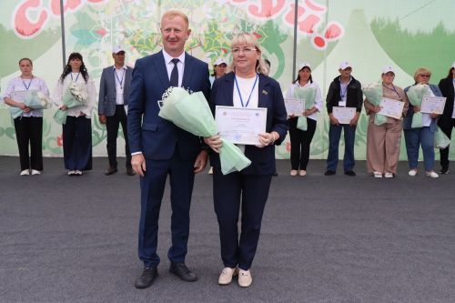 Глава Лаишевского района вручил награды лучшим работникам сельского хозяйства