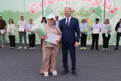 Глава Лаишевского района вручил награды лучшим работникам сельского хозяйства