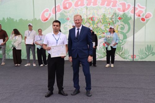 Глава Лаишевского района вручил награды лучшим работникам сельского хозяйства