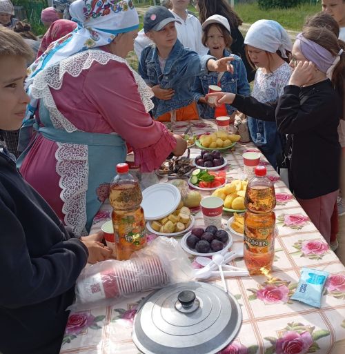 Милли рух һәм бердәмлек бәйрәме: Татар Сараланында Сабантуй бүләкләре җыелды!