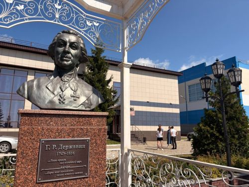 Чистота и уют в Лаишево — на контроле: в городе прошёл масштабный объезд социальных объектов