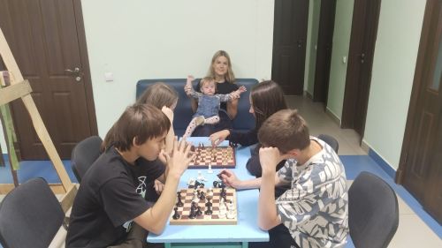 Молодежь Лаишевского района проводит лето за игрой в шахматы