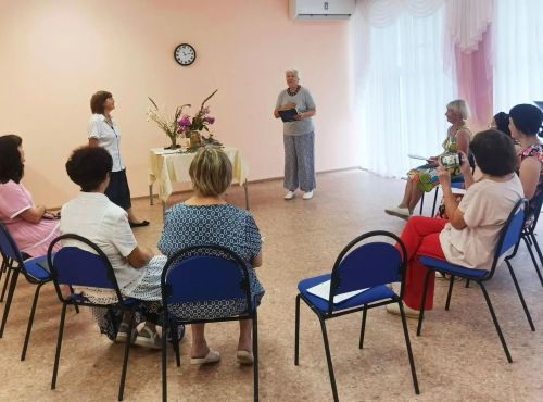 В поэтической гостиной г. Лаишево говорили о цветах