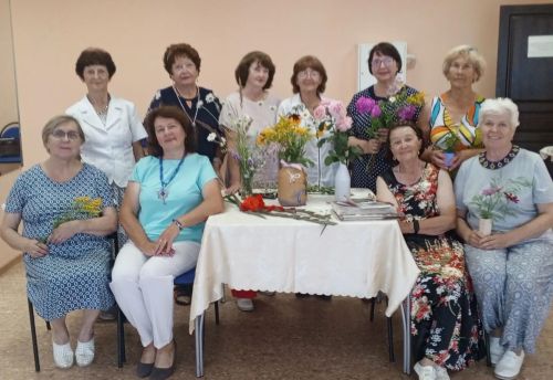 В поэтической гостиной г. Лаишево говорили о цветах