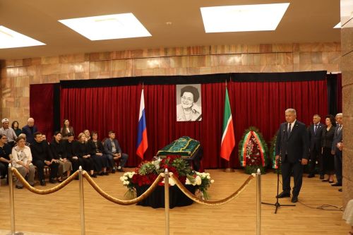В Госсовете РТ простились с бывшим председателем районного исполкома КПСС Лаишевского района Данией Давлетшиной