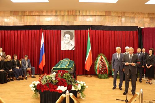 В Госсовете РТ простились с бывшим председателем районного исполкома КПСС Лаишевского района Данией Давлетшиной