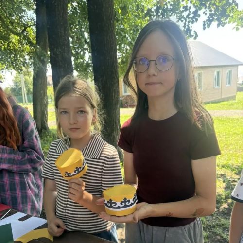 Лаишевские подростки учились создавать тюбетейки и куклы-обереги