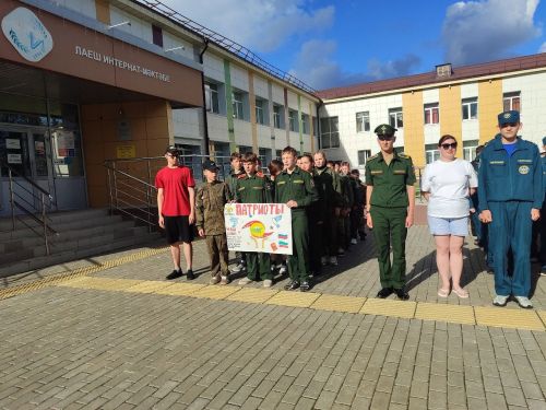 Татарстанские юнармейцы тренируются и отдыхают в Лаишеве