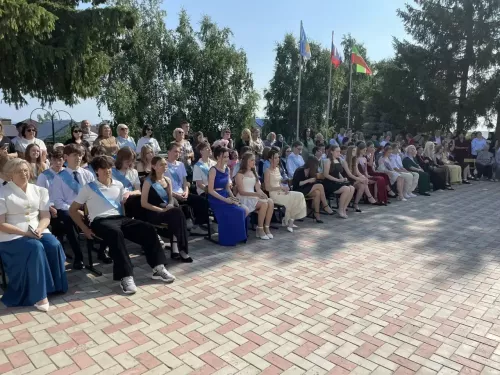 Торжественная церемония вручения аттестатов в Лаишевской школе №2