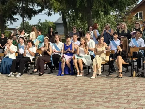 Торжественная церемония вручения аттестатов в Лаишевской школе №2