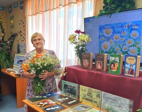 В Сокуровской библиотеке праздник семьи засиял ромашками, книгами и яркими играми