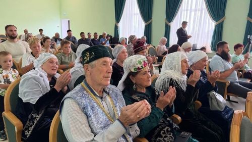 В Лаишевском районе увековечили память земляка: в селе Кирби представили книгу стихов Галимзяна Гайнутдинова