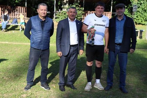Глава Лаишевского района наградил победителей футбольного турнира на Кубок «Mr.Ricco»
