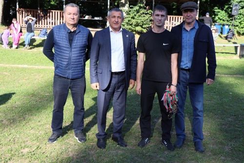 Глава Лаишевского района наградил победителей футбольного турнира на Кубок «Mr.Ricco»