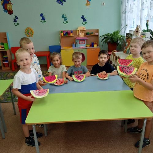 На день арбуза в Лаишеве организовали творческий мастер-класс