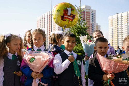 Миллионы детей сядут сегодня за школьные  парты