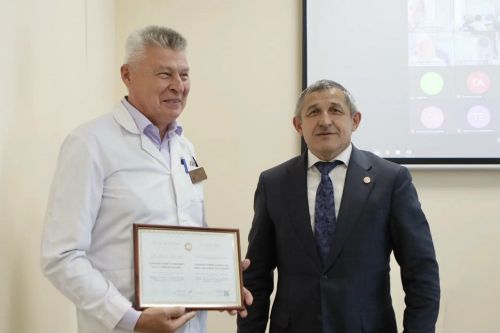 Жителям Лаишевского района вручают сертификаты электронной доски почета РТ