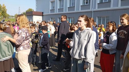 Осенняя ярмарка в Лаишевской школе №2 превратилась в праздник единства и культуры