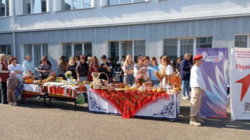 Осенняя ярмарка в Лаишевской школе №2 превратилась в праздник единства и культуры