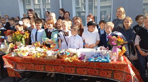 Осенняя ярмарка в Лаишевской школе №2 превратилась в праздник единства и культуры