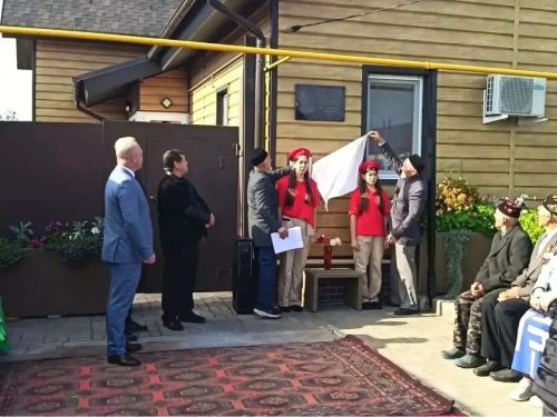 В Лаишевском районе открыли памятную доску в честь лучшей птичницы Татарстана