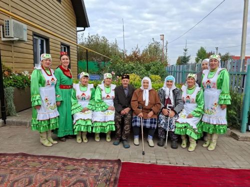 В Лаишевском районе открыли памятную доску в честь лучшей птичницы Татарстана
