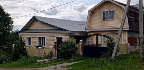 Жители Лаишево своими руками превратили город в цветущий сад