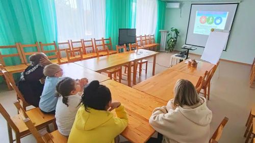 КЦСОН «Золотая осень» заботится о здоровье и патриотическом воспитании подопечных