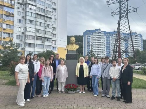 Столбищенские кадеты отметили в Сочи 100-летие Героя Советского Союза Алексея Малышева